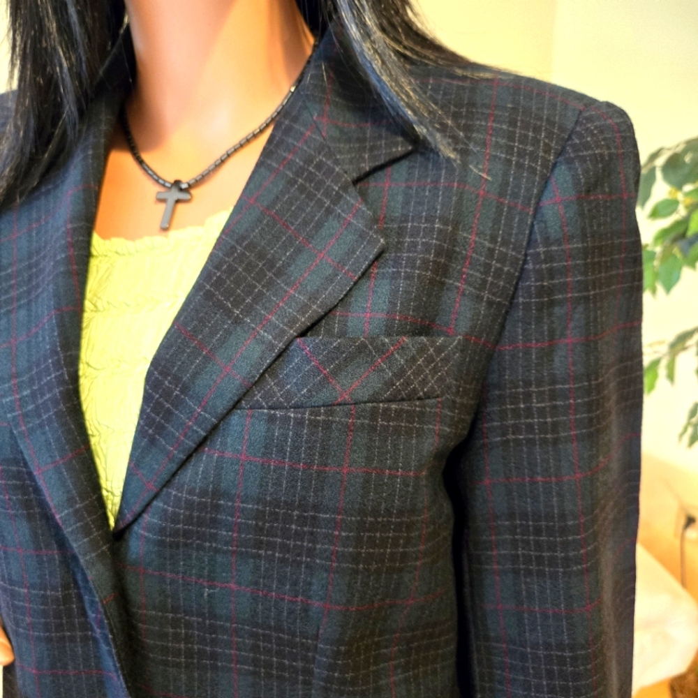 David N. Woman's Black, Green, Red Tartan Plaid Suit Size 10